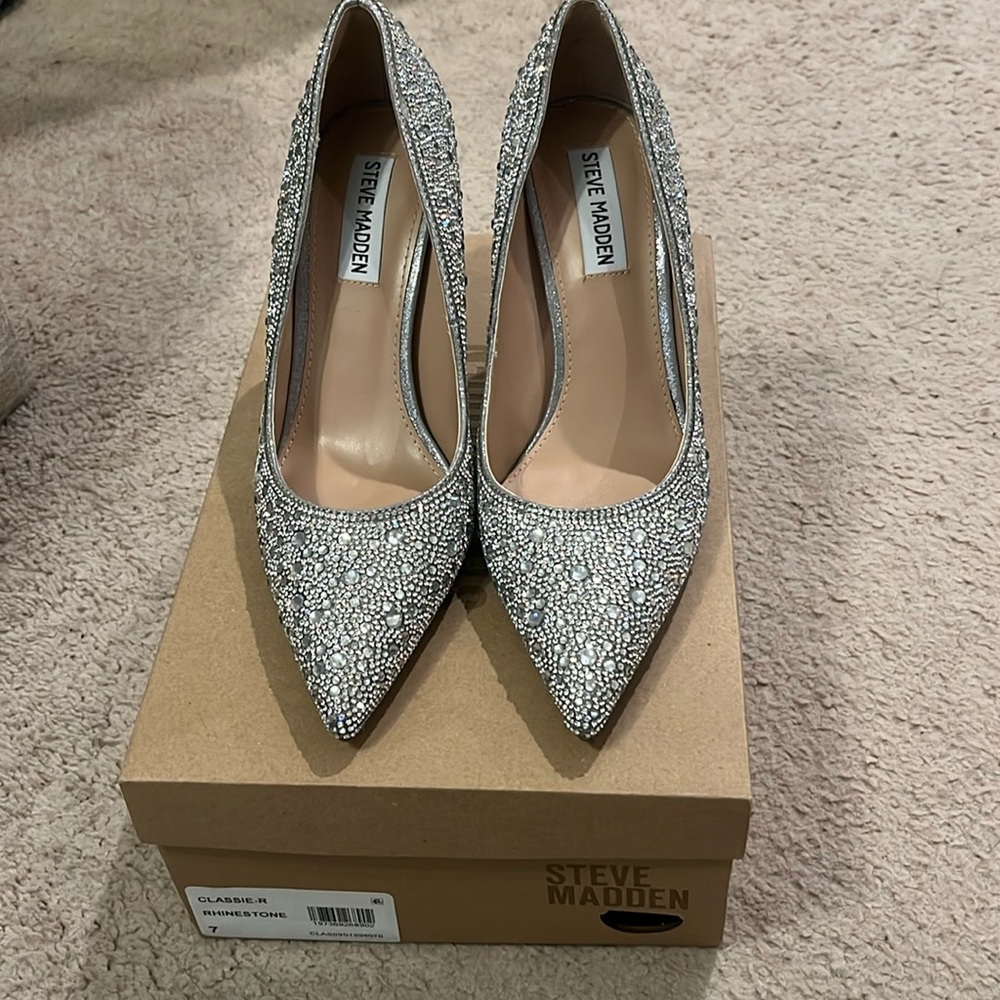 Women’s Steve Madden Classie  Rhinestone Pumps Size 7